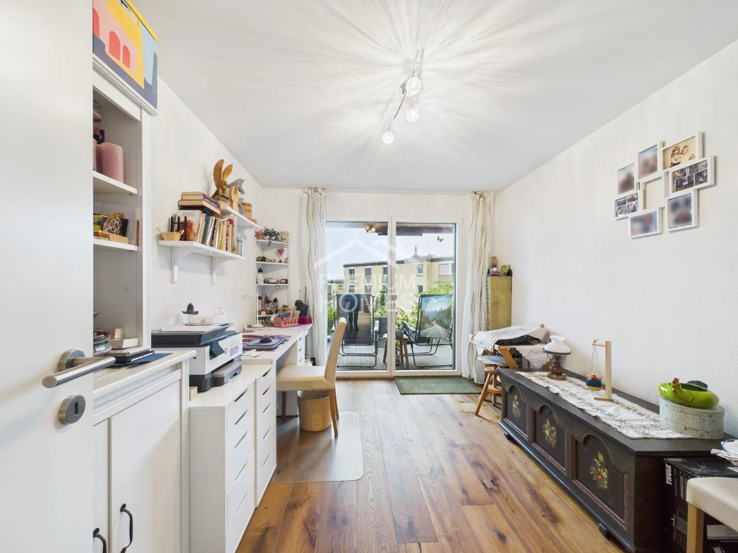 Neuwertige Liegenschaft mit hochwertigem Ausbau