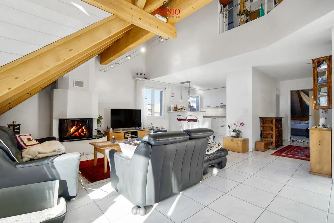 Grosse 5.5-Zimmer Duplexwohnung mit Lift an bester Lage