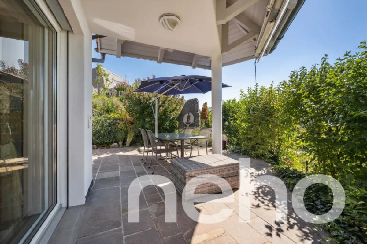 Lichtdurchflutetes Einfamilienhaus mit unverbaubarer Aussicht