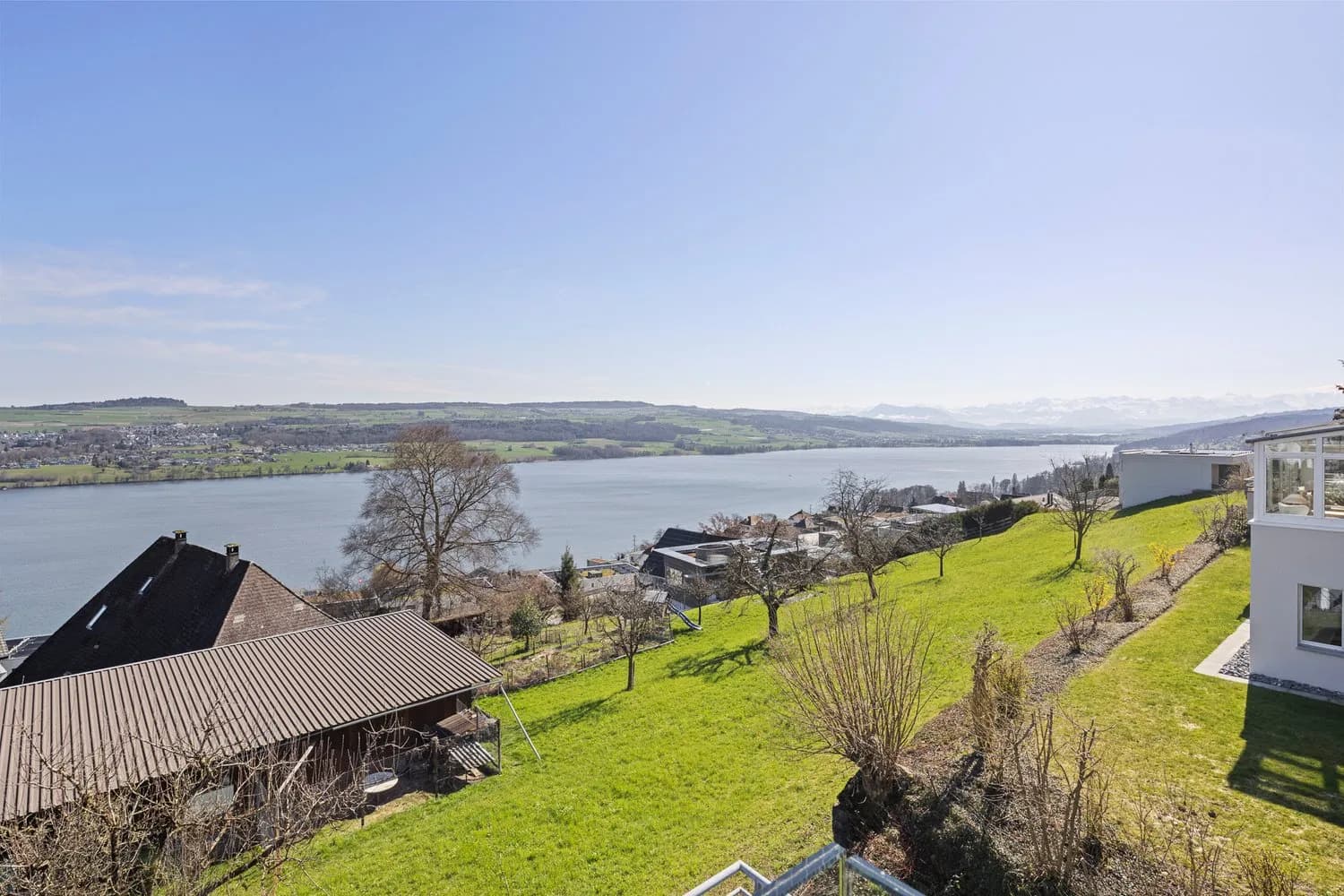 Unverbaubare Traumaussicht in die Alpen und über den Hallwilersee