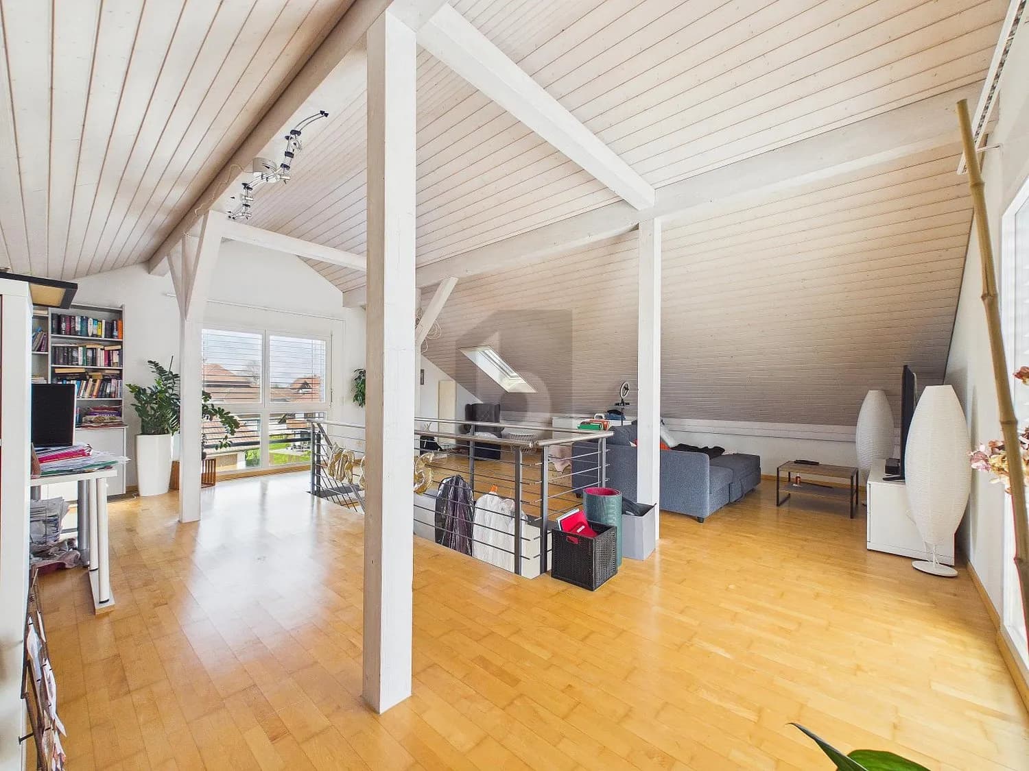 IDYLLISCHER GARTEN AN RUHIGER LAGE