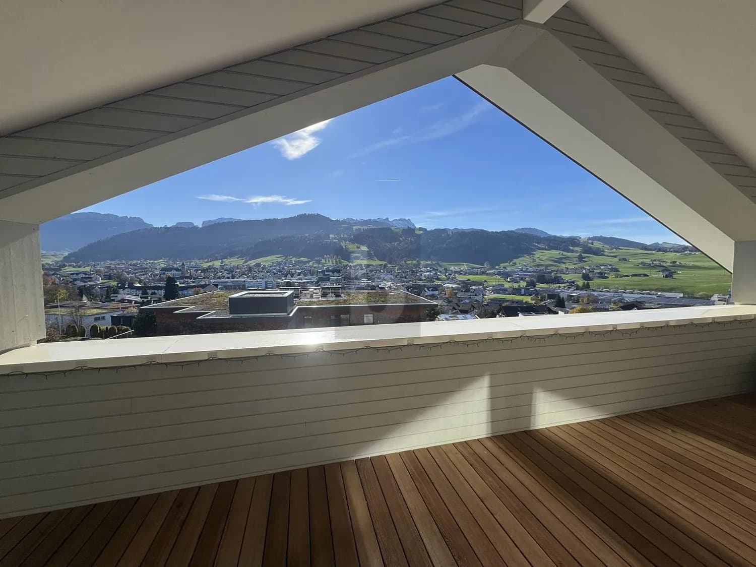 EDLER WOHNKOMFORT MIT ALPSTEIN-PANORAMA