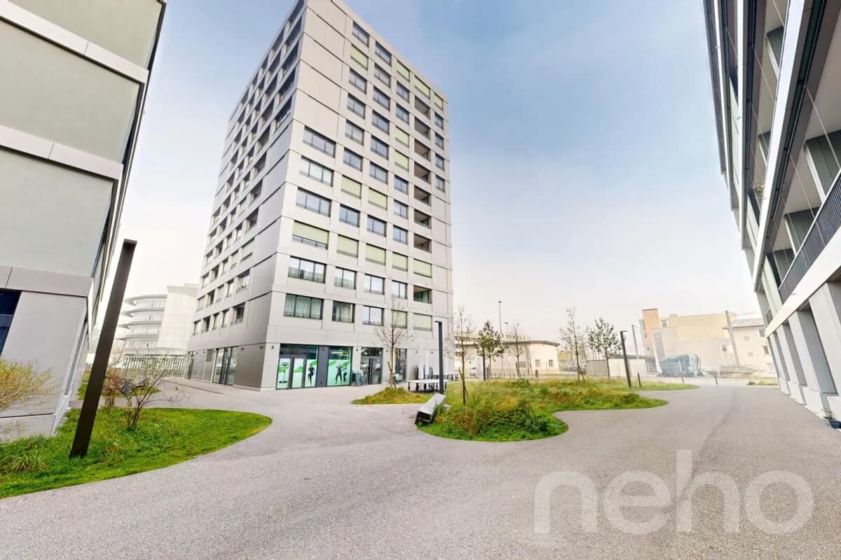 Moderne 4.5-Zimmerwohnung mit Loggia, Weitblick und Tiefgaragenplätzen