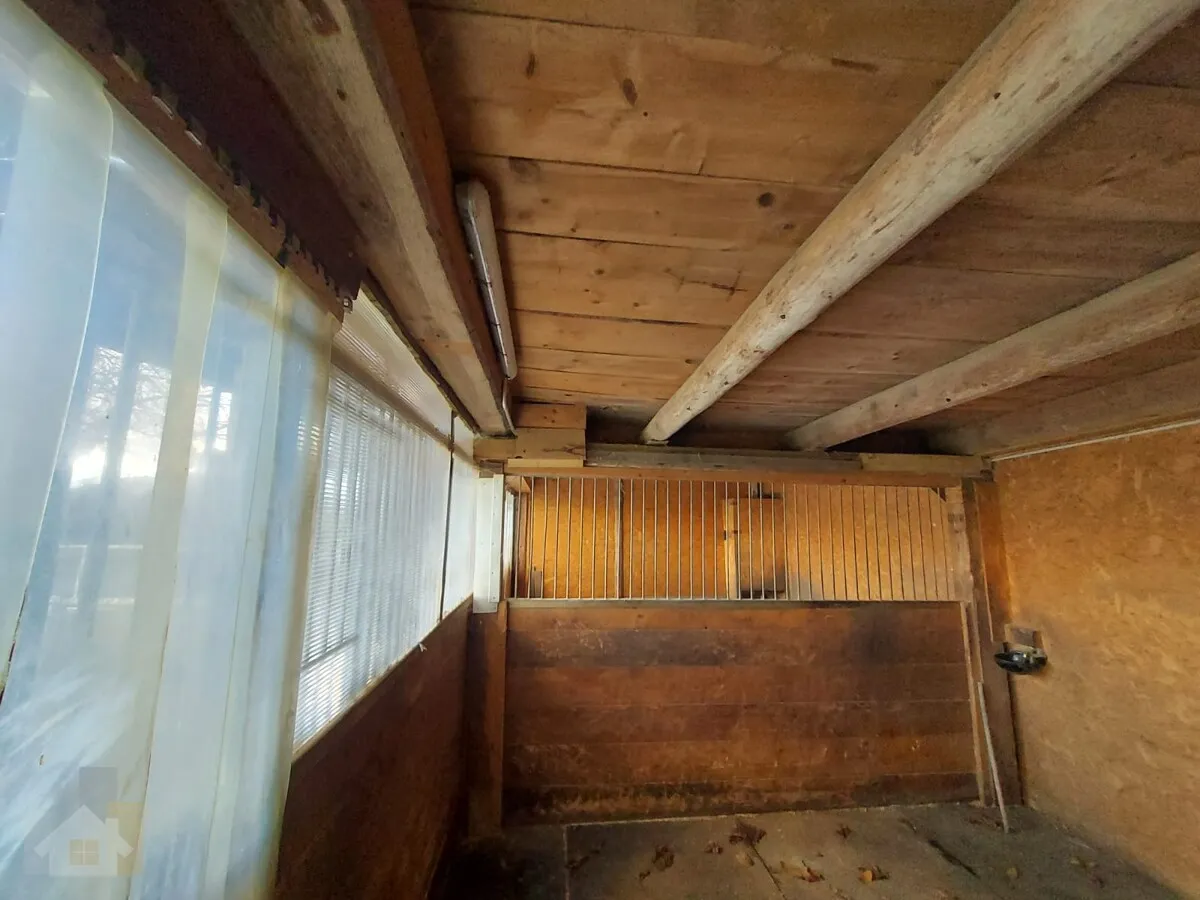 Selbstversorger Stall mit Auslauf für zwei Pferde zusammen