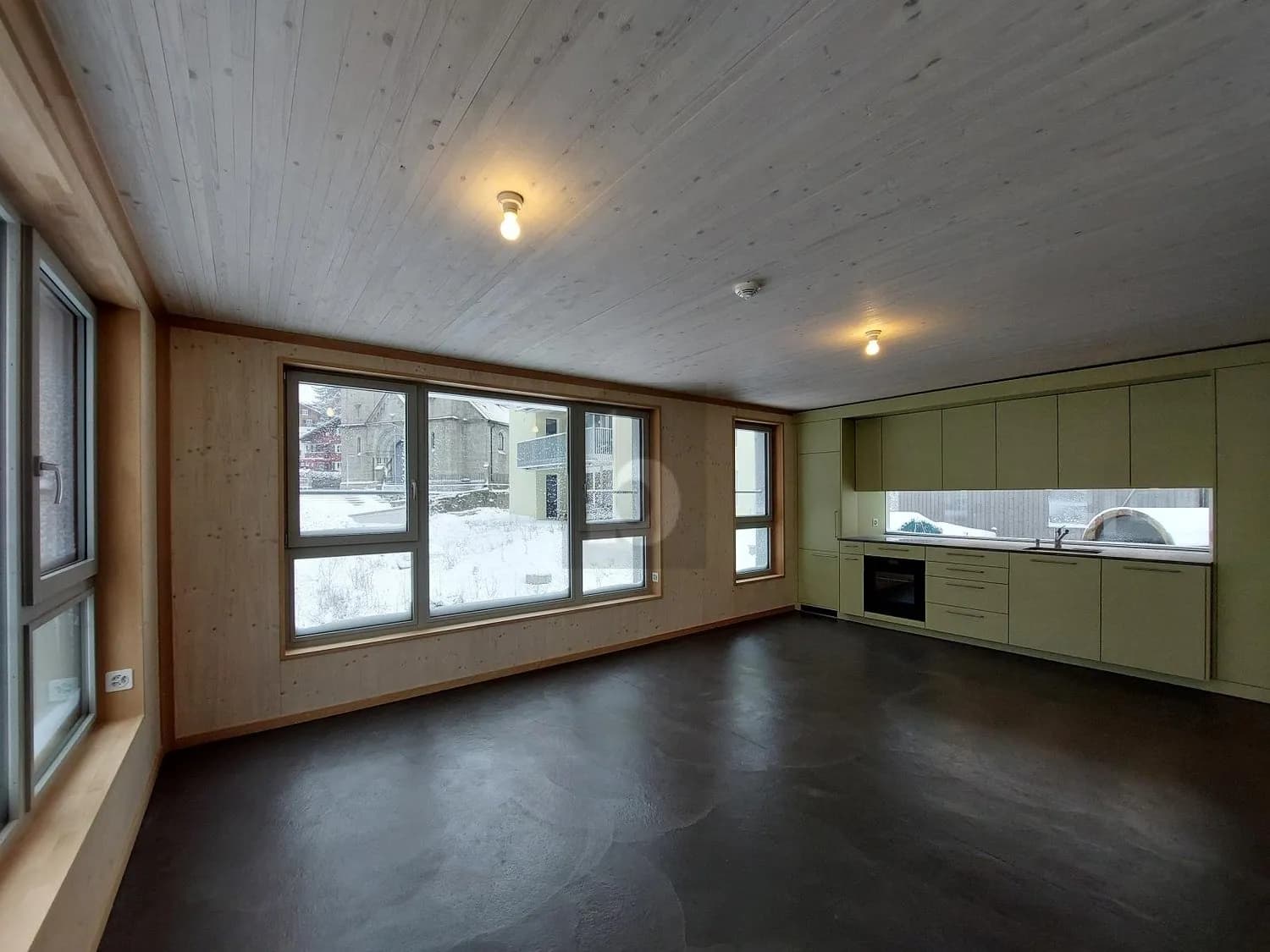 MODERNES ALPENZUHAUSE MITTEN IN DER NATUR