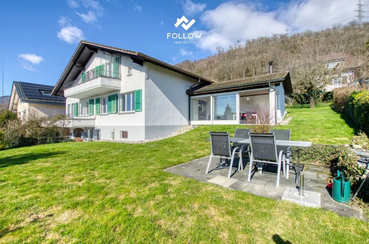 Wohnen mit Weitblick, Zweifamilienhaus an bester Hanglage