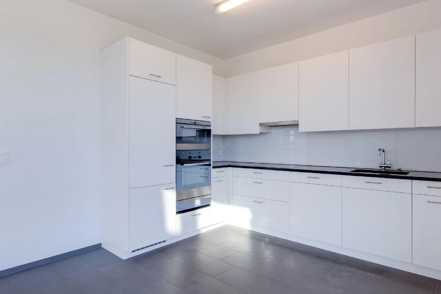 Hell, grosszügig und modern