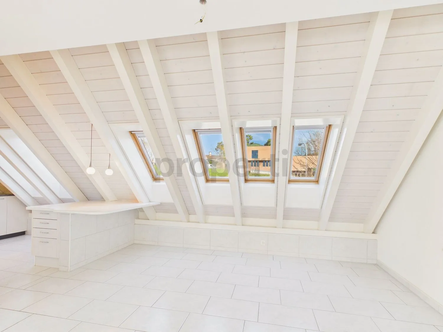 Modern 3.5-Zimmer-Wohnung mit Lift und Tiefgarage, Unterengstringen