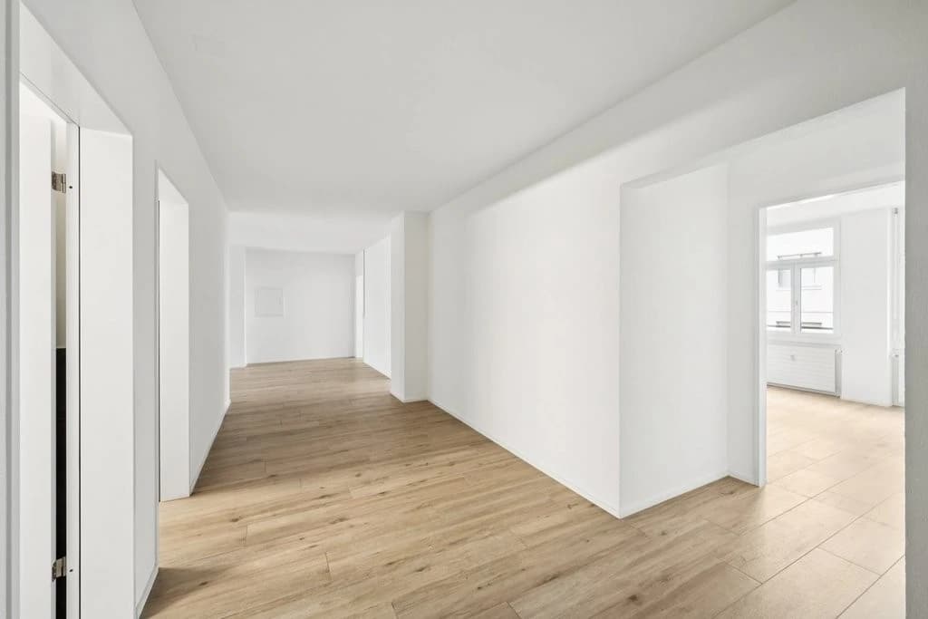 Grosse und moderne Wohnung an beliebter Lage