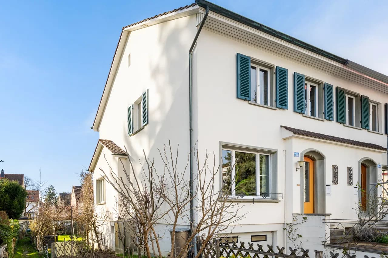 Charmantes Reiheneckhaus - Familienleben mit Garten mitten in Riehen