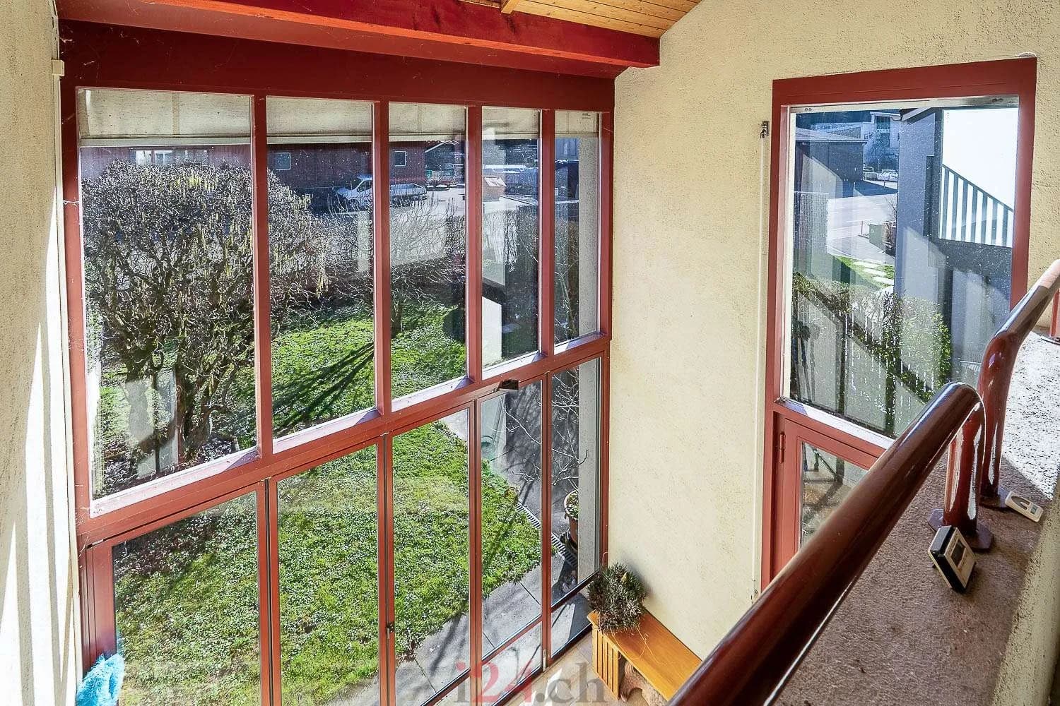 Attraktives 5.5-Zi.-Reiheneinfamilienhaus mit Seesicht im steuergünstigem Freienbach