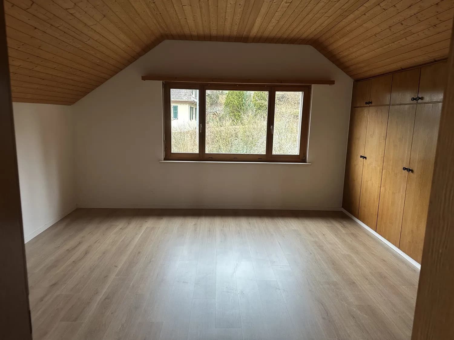 Rustikalische Maisonet-Wohnung mit Chemineé. Ein Besuch lohnt sich !