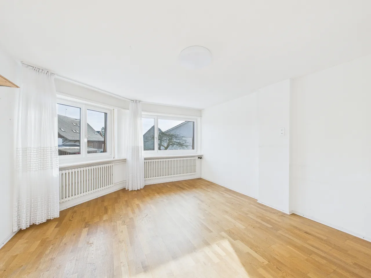 Exklusive Lage 5.5-Zimmer Reihenhaus Volketswil