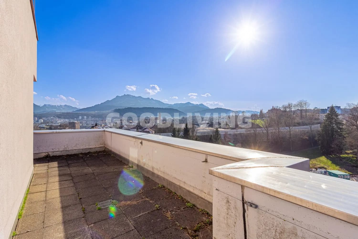 Zwei Ebenen. Eine Perspektive.