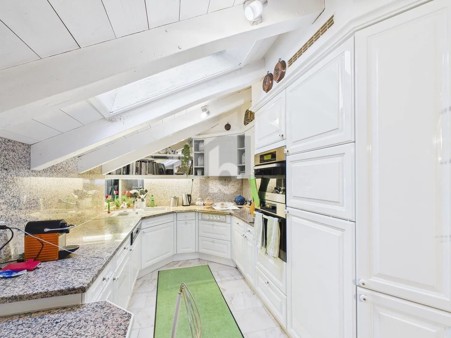 BEHAGLICHES WOHLFÜHLAMBIENTE