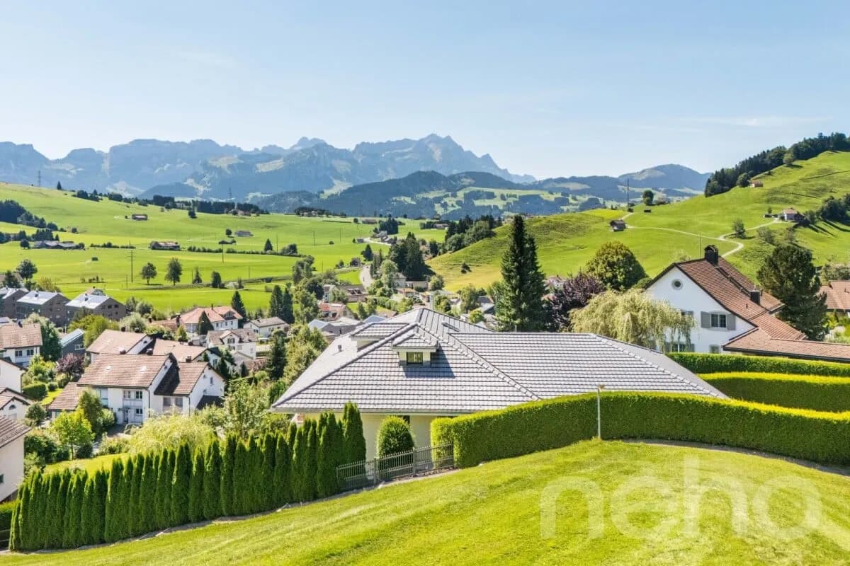 Exklusive Villa mit spektakulärer Weitsicht und gehobenem Ausbau