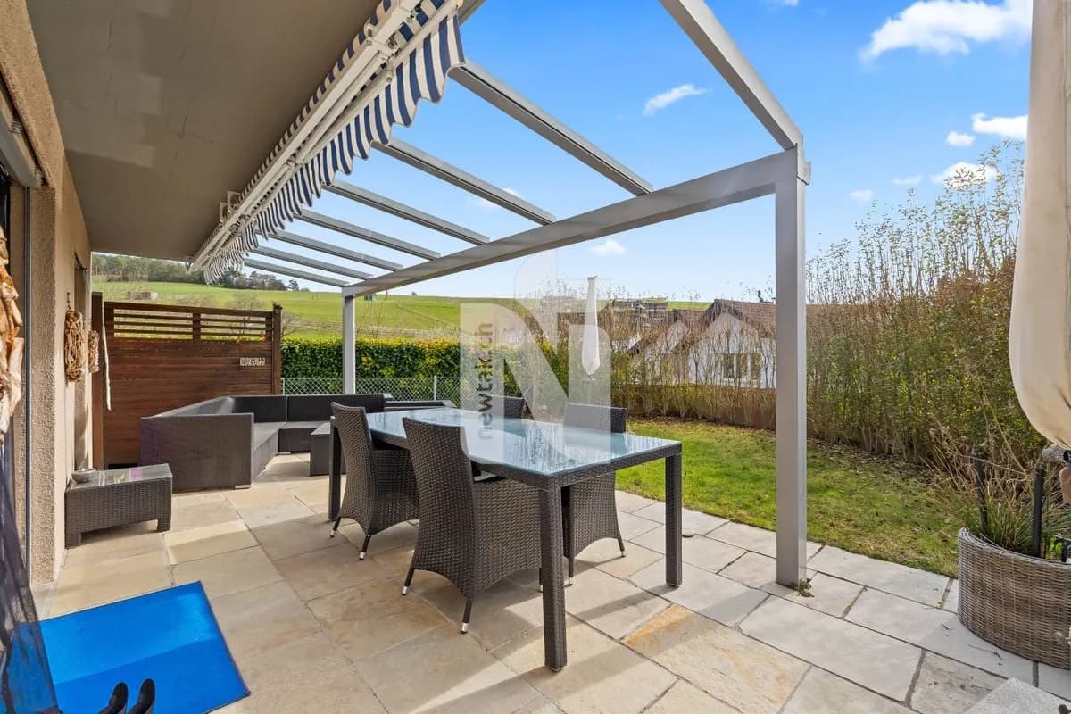 Ruhig, modern, familienfreundlich mit unverbaubarer Weitsicht ins Grüne, Garten und Tiefgaragenplätze