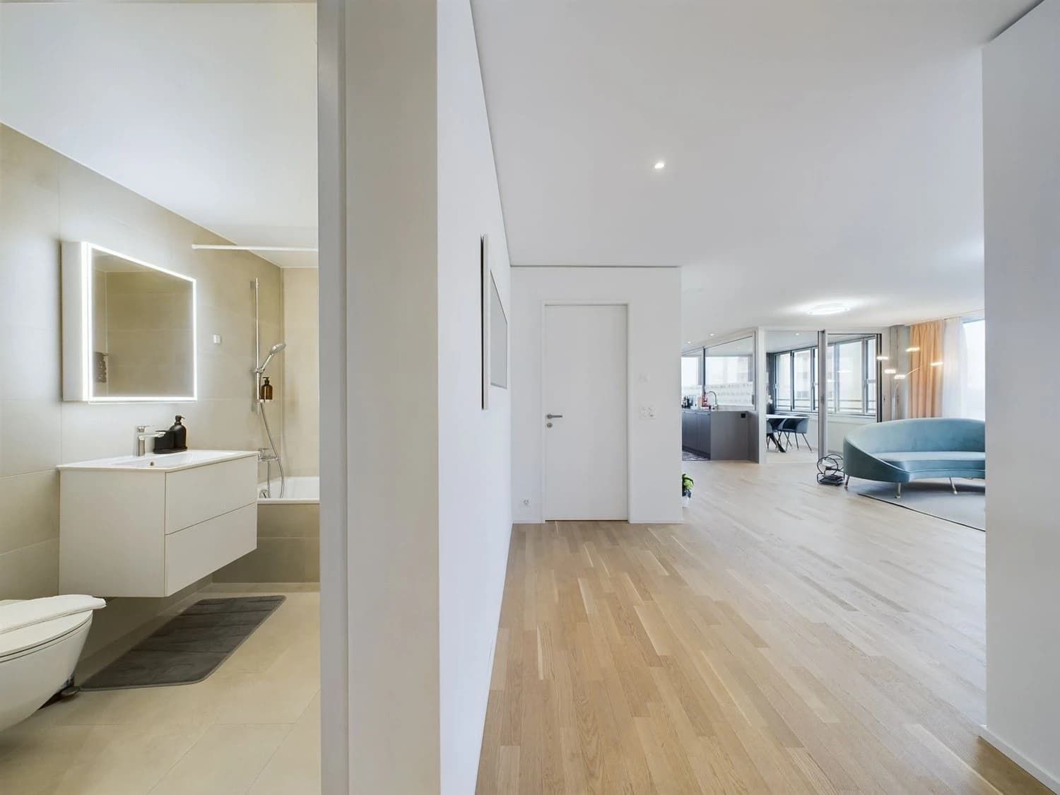 Moderne 5.5-Zimmer Wohnung in Neuhausen