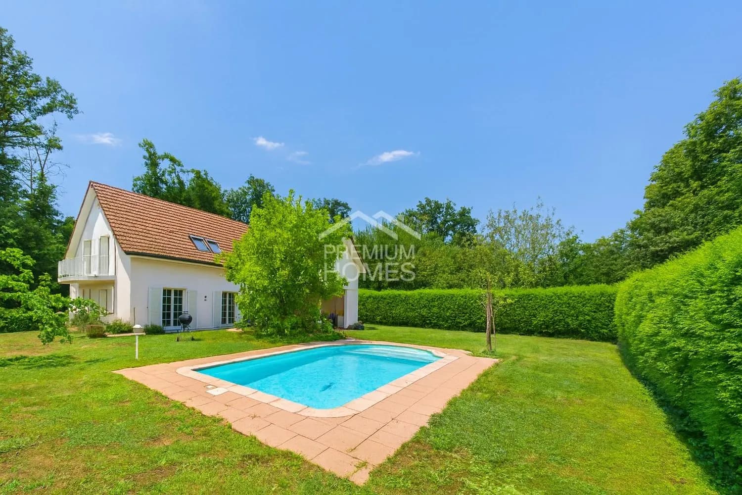 Pool, Garten, Privatsphäre - exklusive Liegenschaft mit Stil