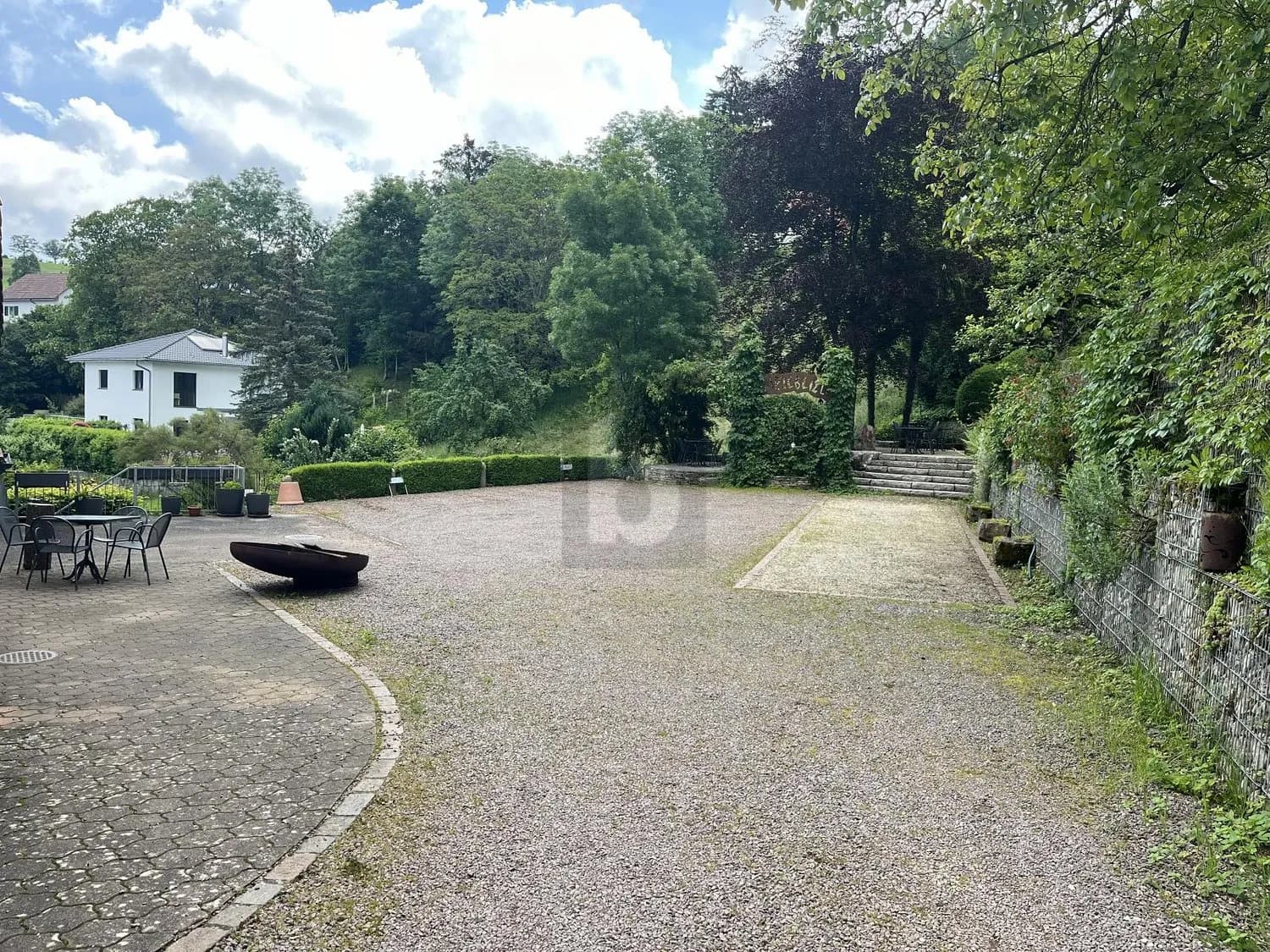 VIELSEITIGES UMBAUPOTENZIAL MIT GROSSER FLÄCHE