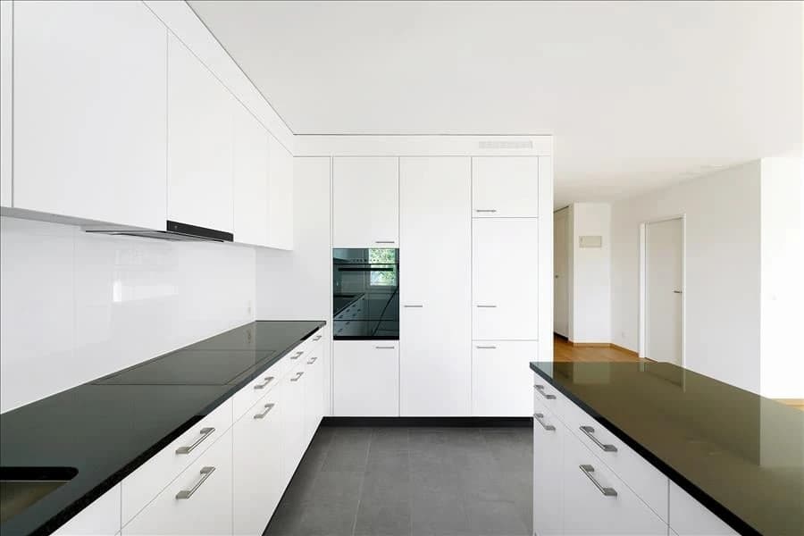 Helle, morderne Wohnung in Binningen