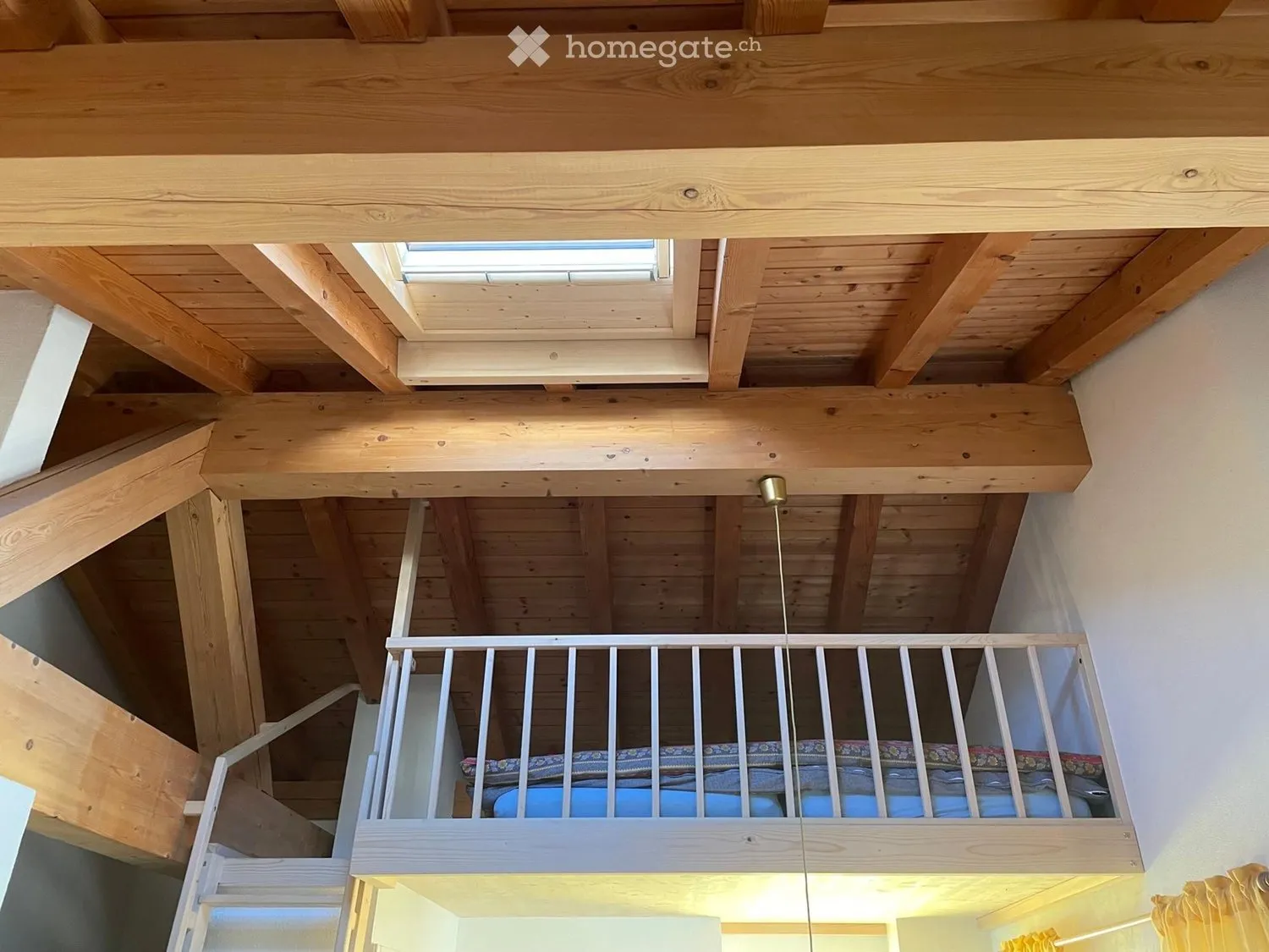 Helle 2.5-Zimmer-Wohnung mit Balkon, Salouf