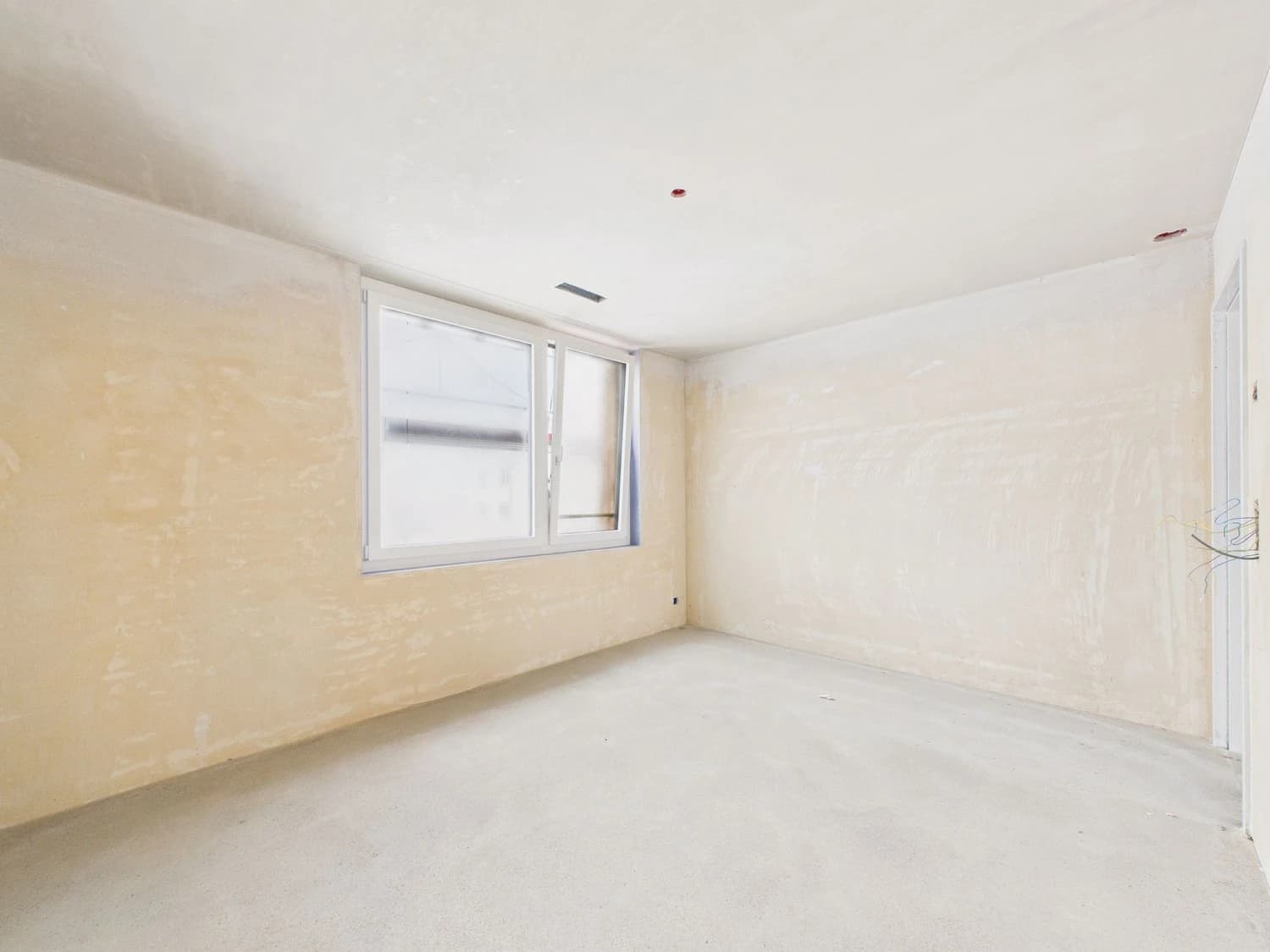 Moderne 5.5-Zimmer Neubauwohnung in Sattel