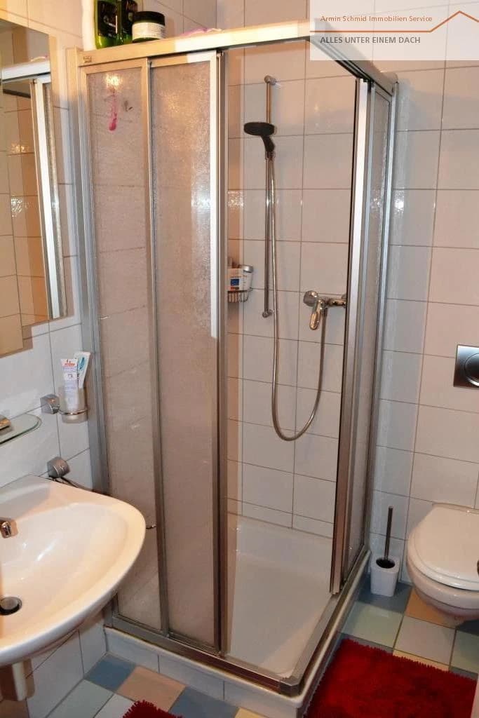 Top 6 1/2-Zimmerwohnung mit 2 Einstellhallenplätzen