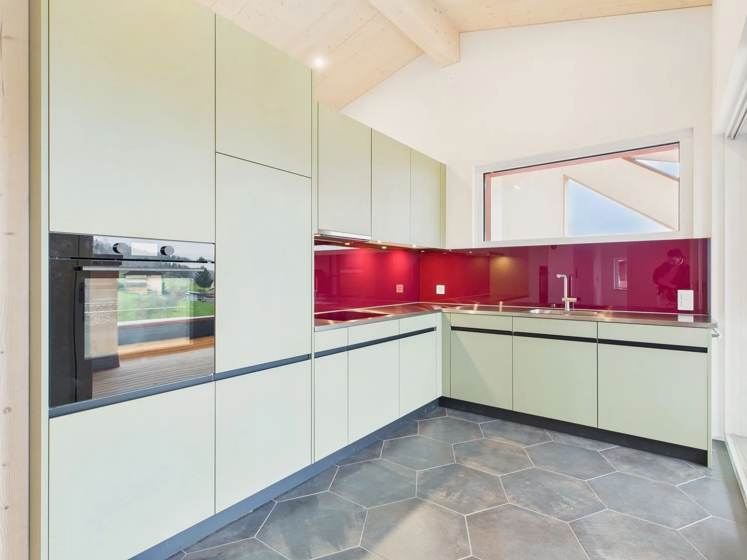 Modern 3.5-Zimmer-Wohnung mit grosser Terasse und Seesicht in Beinwil am See