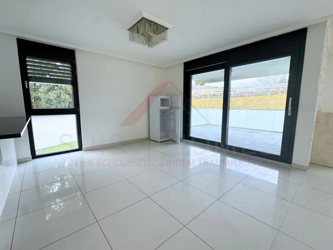 Moderne 4.5-Zimmer-Wohnung mit 159 m² Wohnfläche, Lift und 25 m² Balkon in Studen BE