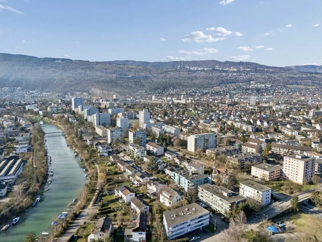 Charmante Wohnung am Zihlkanal inklusive Einstellhallenparkplatz