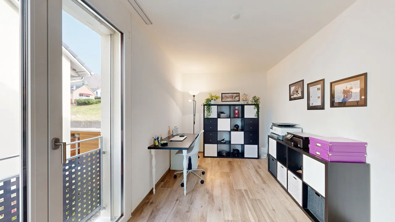 5.5-Zimmer-Eckhaus mit Hobbyraum und zwei Einstellhallenplätzen