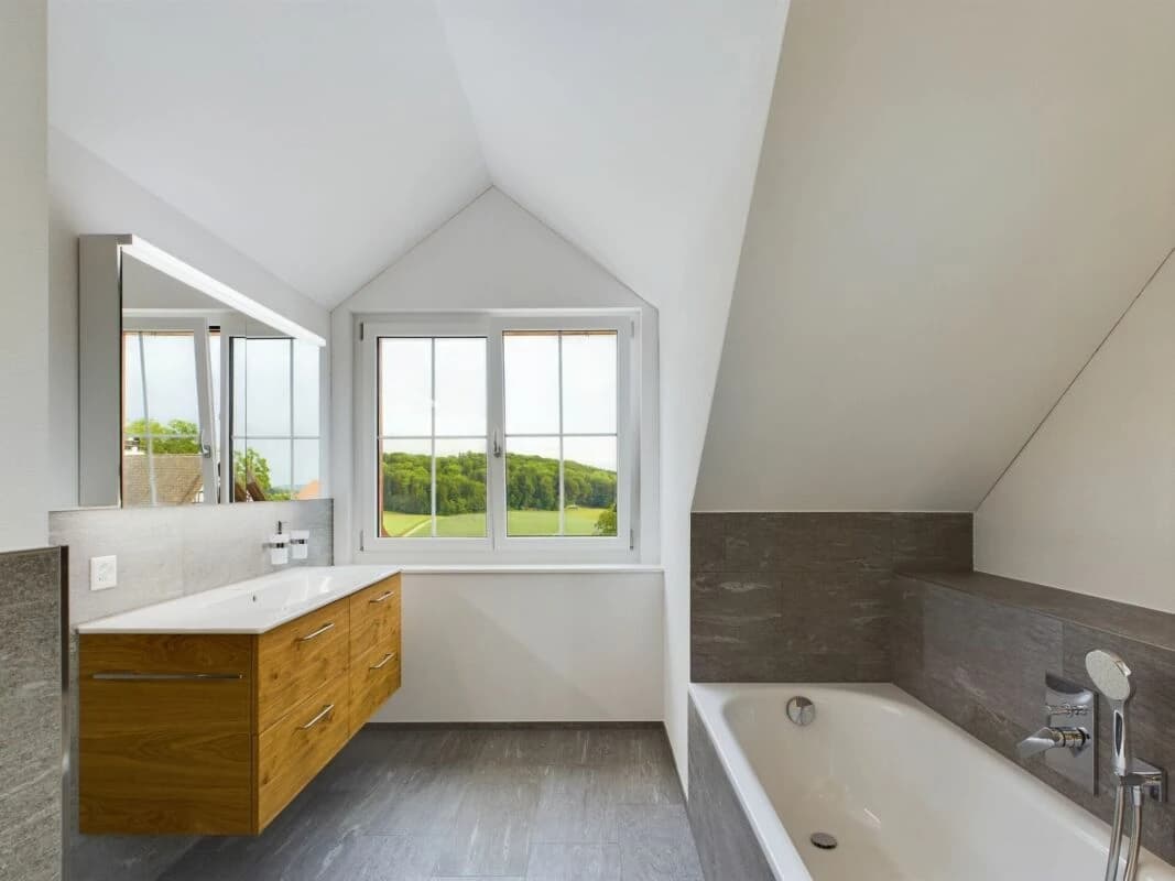 Moderne 4.5-Zimmerwohnung Dachgeschoss mit Weitblick