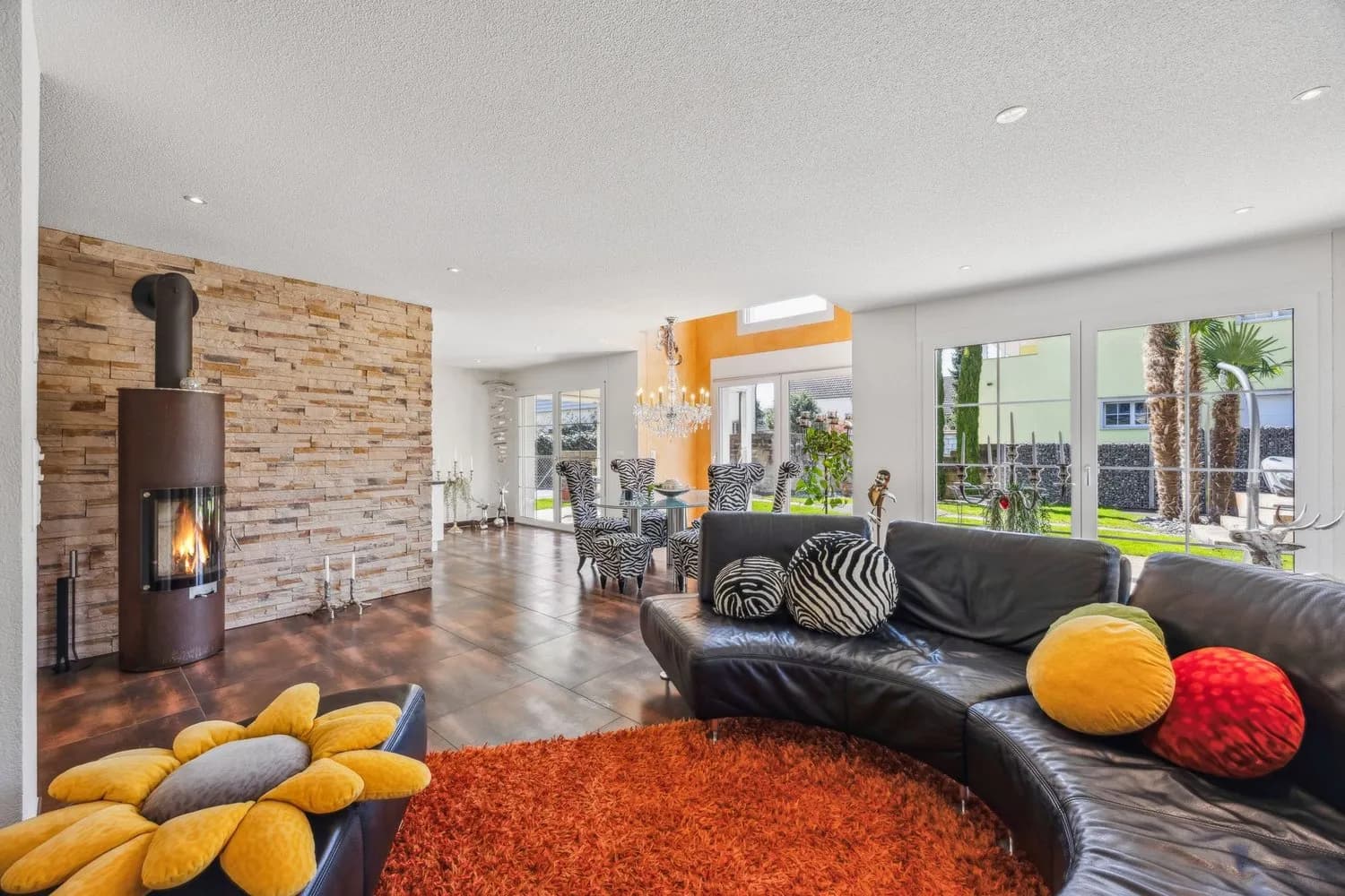 Gepflegtes Einfamilienhaus in Suhr  ruhige Wohnlage, modernes Ambiente und durchdachte Architektur