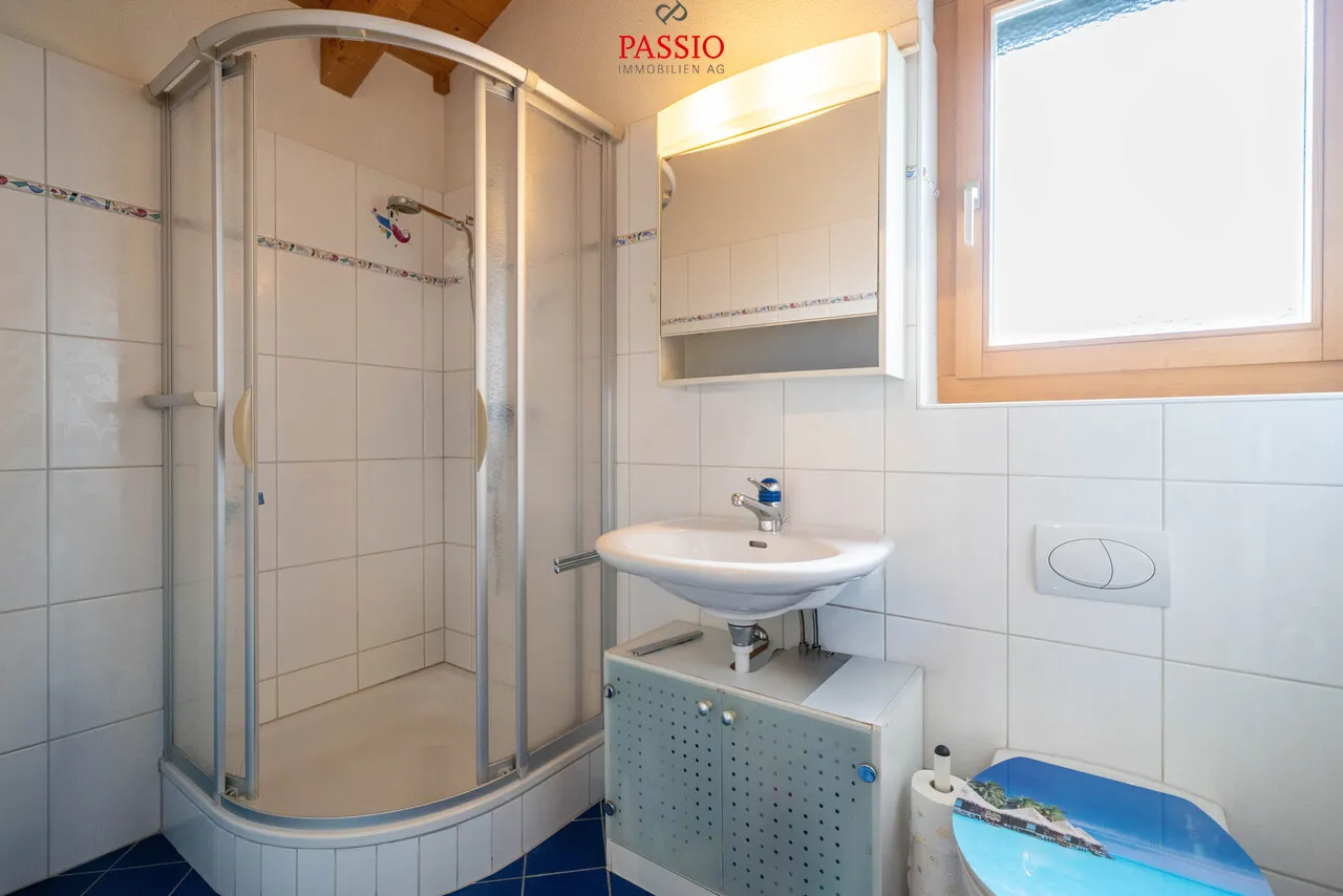 Top gepflegtes 9.5-Zimmer Zweifamilienhaus mit Gartenparadies