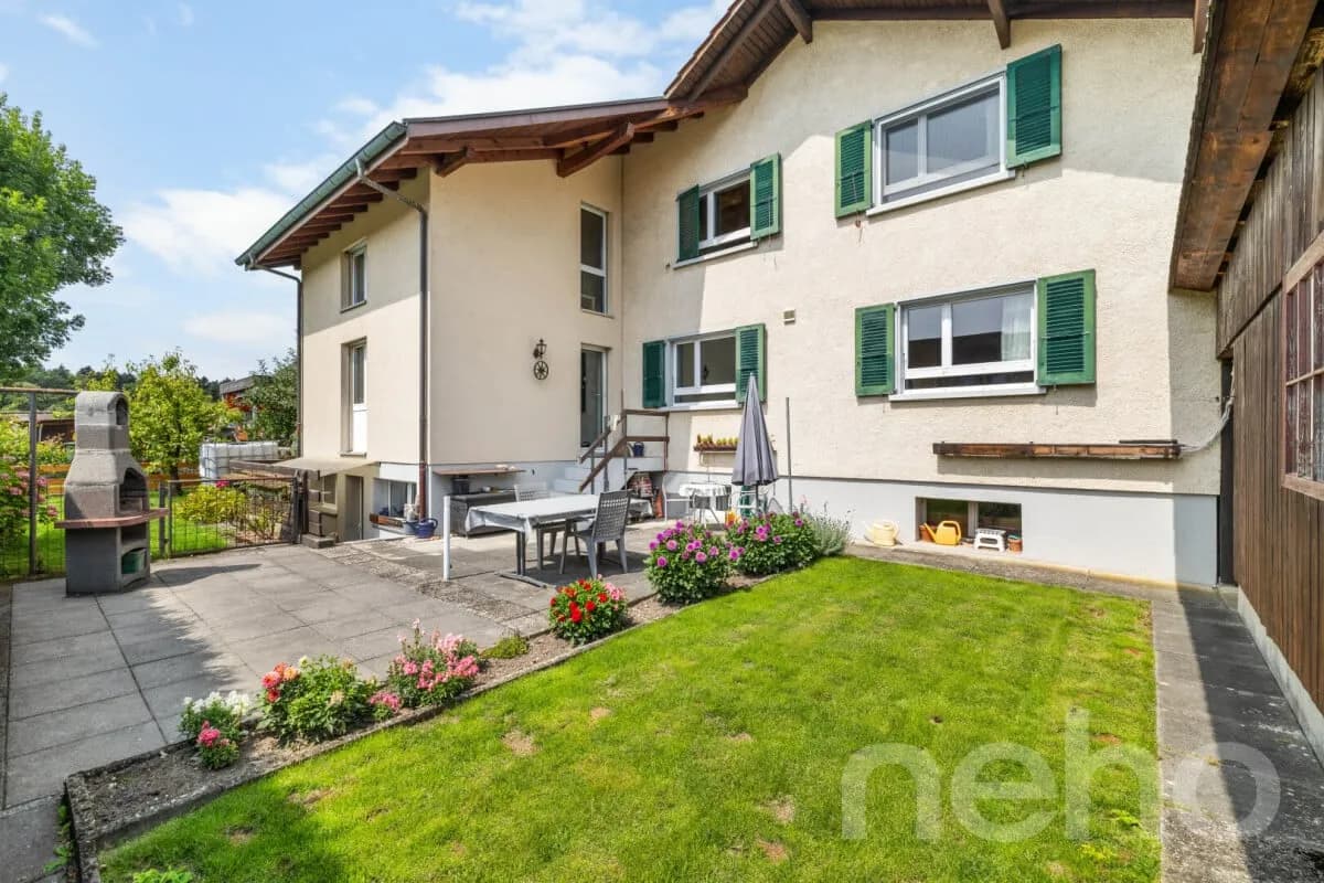 Viel Platz für die ganze Familie - Zweifamilienhaus in Zielebach