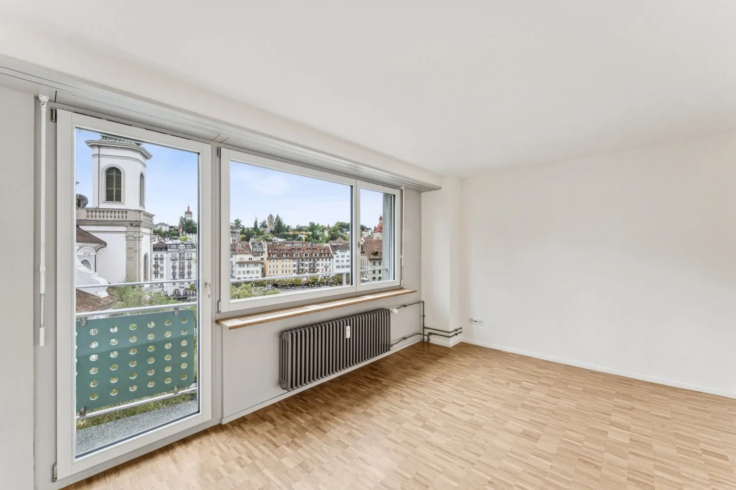 Erstvermietung - Wohnen & Arbeiten mit Reussblick!