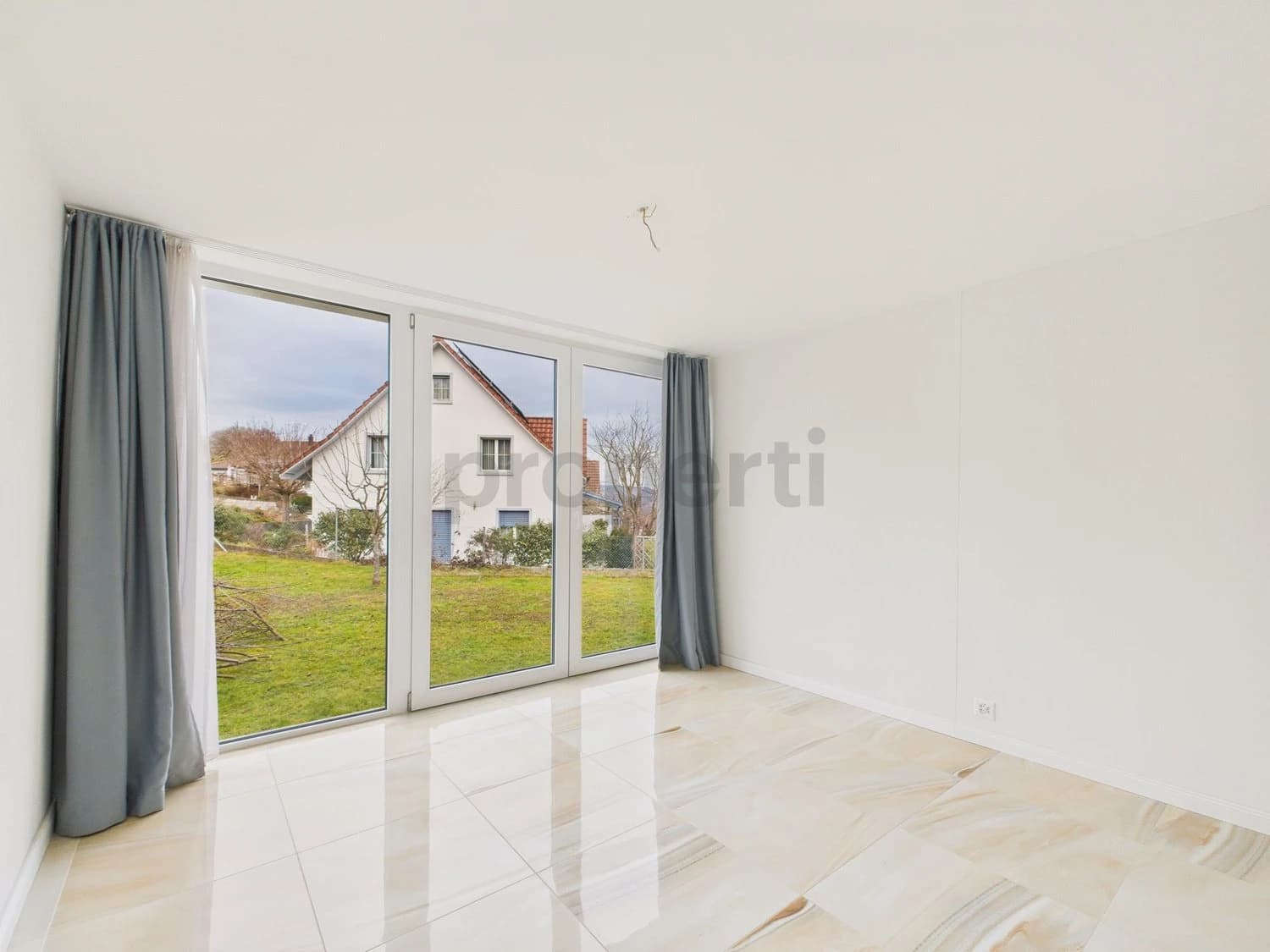 Grosszügiges Einfamilienhaus mit vielseitigem Nutzungskonzept in Weiach