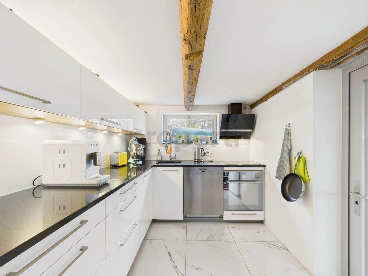 Neu renoviertes 5-Zimmer-Eckhaus mit Garten in Wetzikon