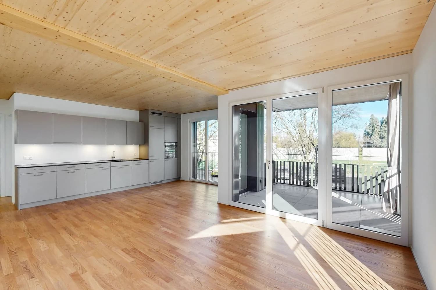 Moderne und helle Wohnung an zentraler Lage