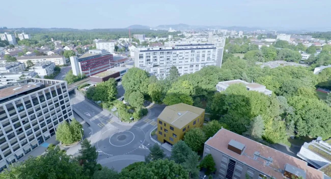 Stilvolle 3.5-Zimmer-Wohnung im 19. Obergeschoss in Bern-Bümpliz mit Panoramaterrasse und Alpenblick