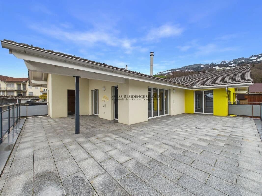 Exklusive 5.5-Zimmer-Attikawohnung mit Panoramasicht & grosszügigen Terrassen