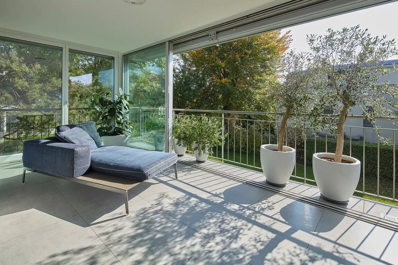 4.5 Zi.-Wohnung mit 173 m² Gesamtnutzfläche und Sky-Frame-Wintergarten