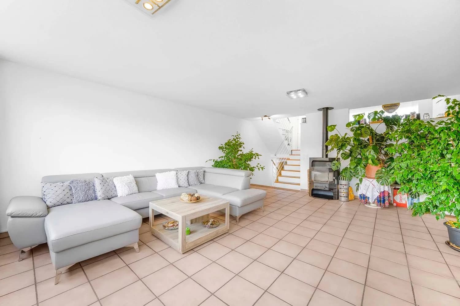 RASSIGES REIHENHAUS - ENDLICH ERSCHWINGLICH