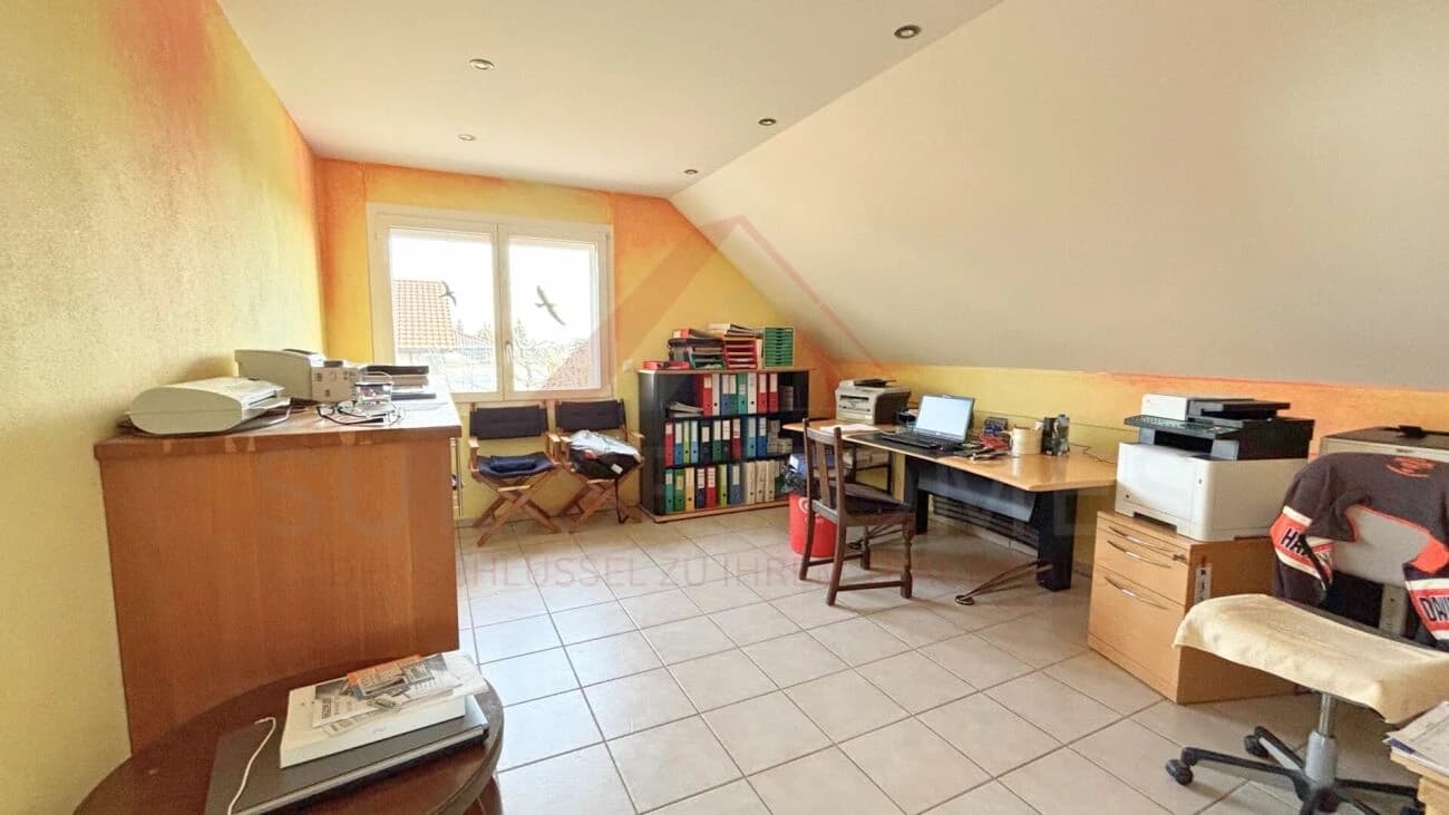 Gepflegtes Einfamilienhaus mit idyllischem Garten im Seeland