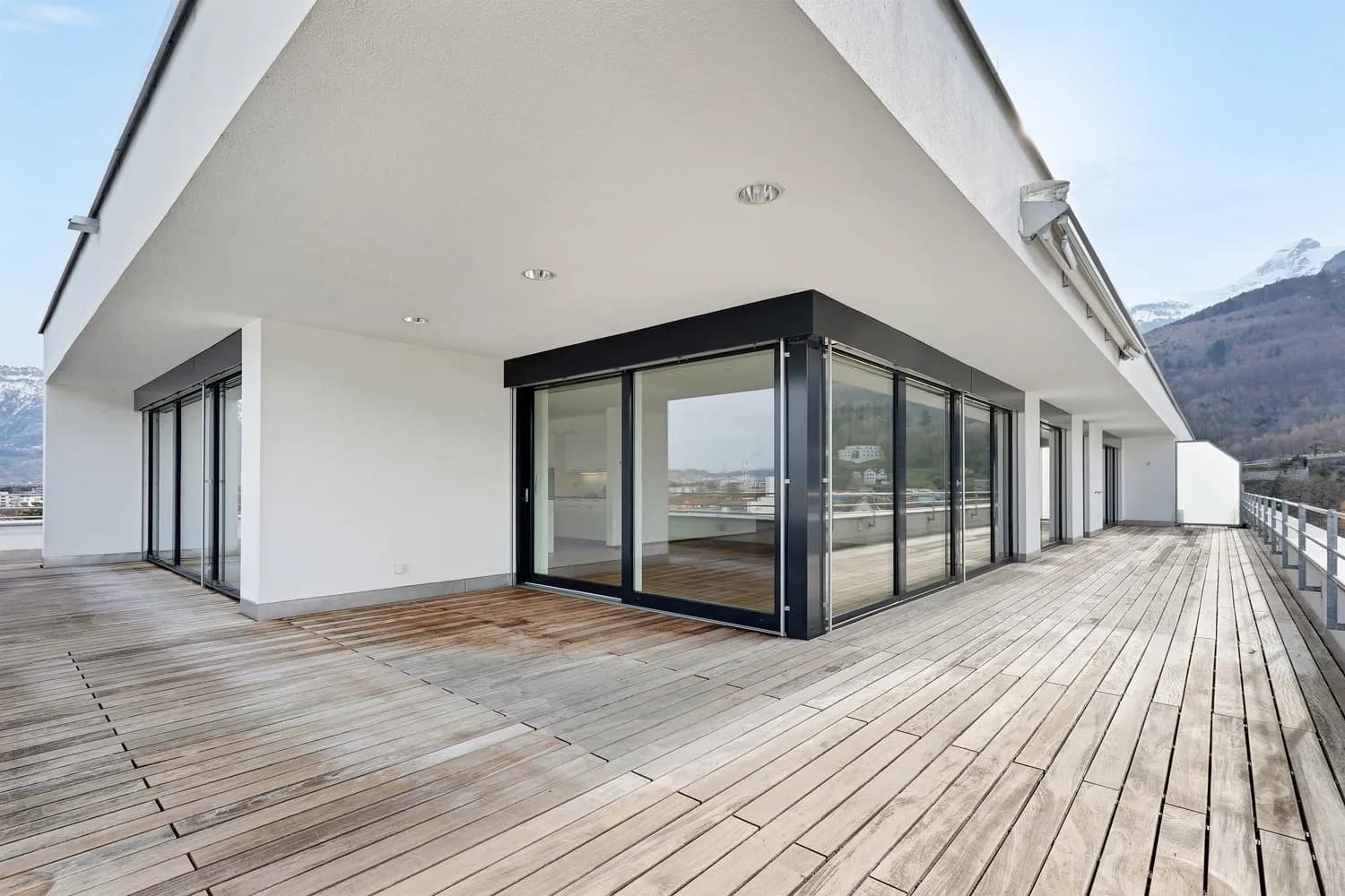 Hochwertige Wohnung mit grosszügiger Terrasse