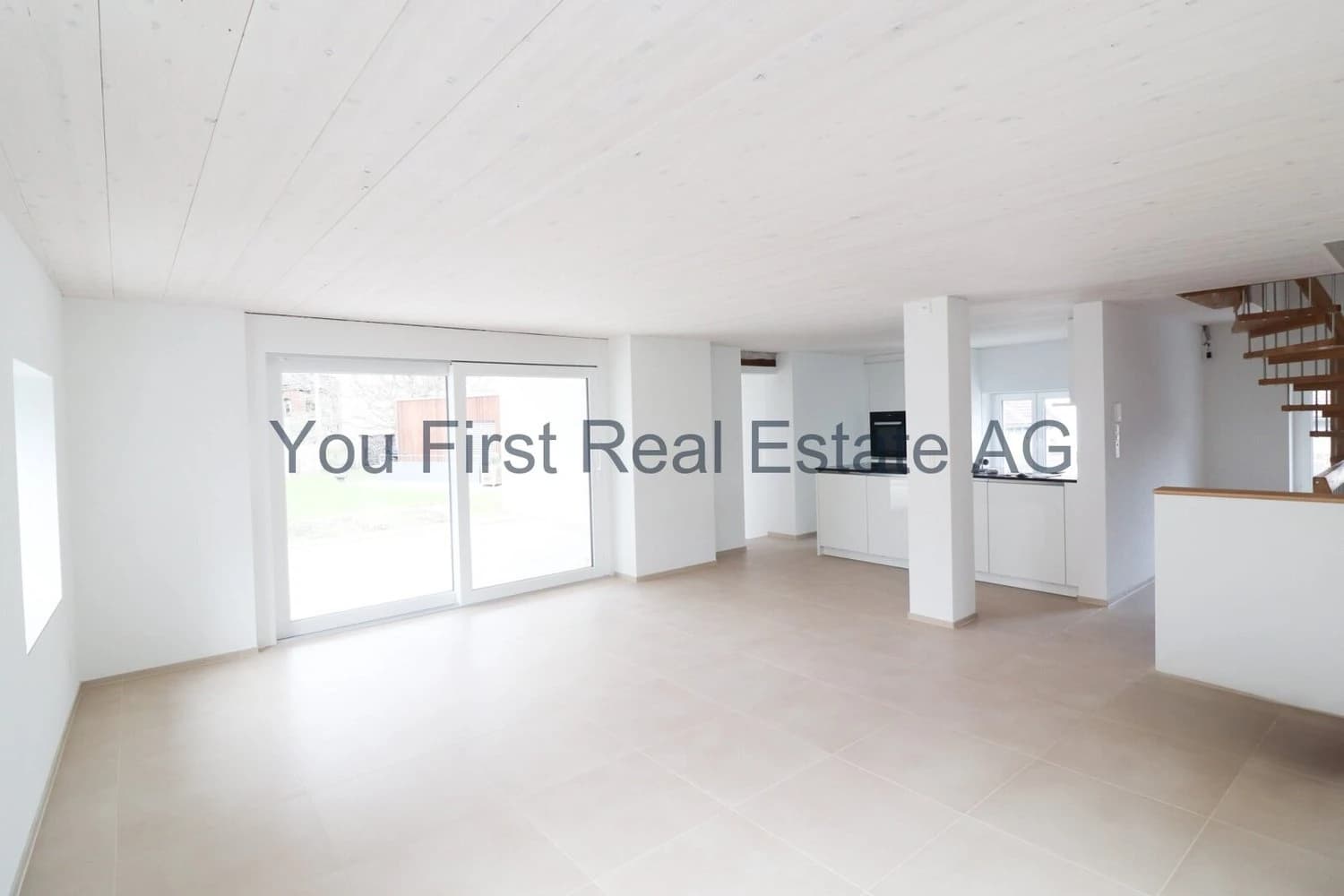 ERSTBEZUG : Maisonette-Wohnung im Herzen von Oberwil