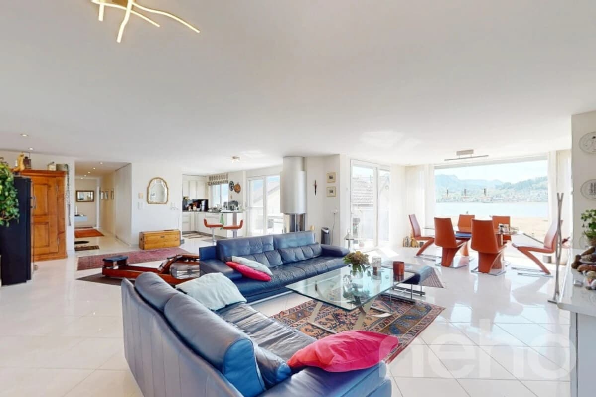 Wohnen mit Weitblick: Exklusive Wohnung direkt am Sihlsee