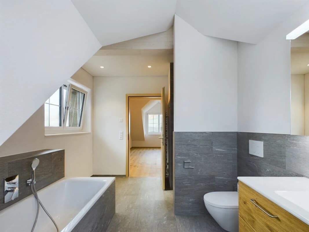 Moderne 4.5-Zimmerwohnung Dachgeschoss mit Weitblick