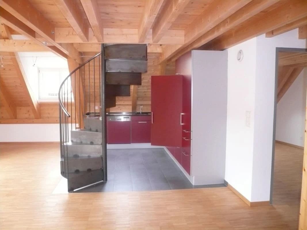 moderne 3.5 Zimmer-Dachwohnung im Zentrum von Mels